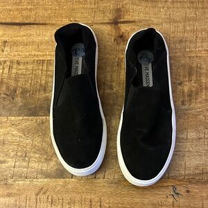 Steve Madden FAYNA Black Slip-On FAUX Suede Sneakers with White Sole 7.5